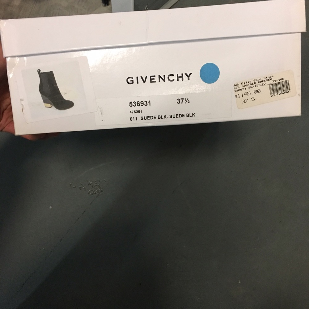Givenchy Chelsea Boots - Picture 7 of 8